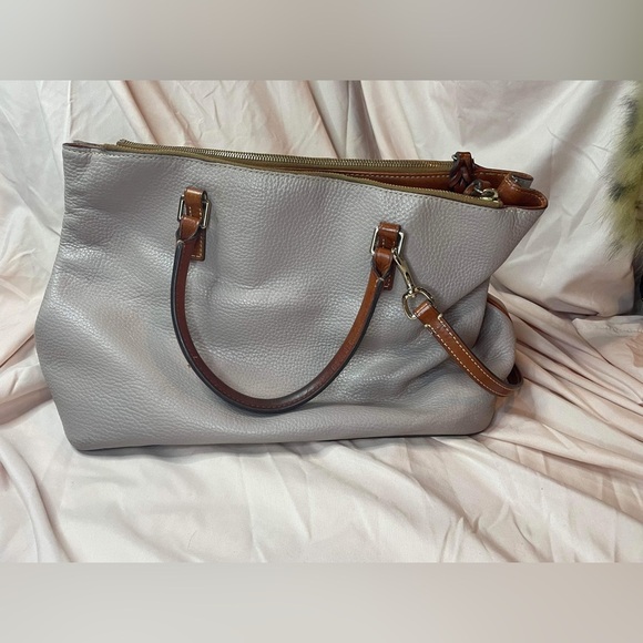 Dooney & Bourke Med Size Leather tote beige red inside - Picture 8 of 9